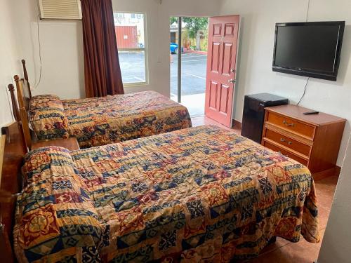 Double Room image 4