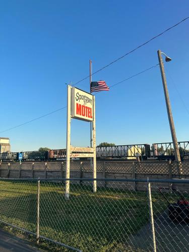 . Sportsman Motel