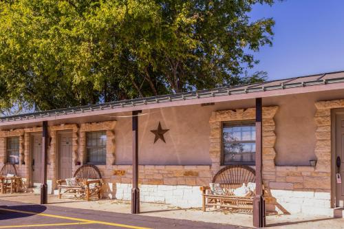 Country Inn Motel