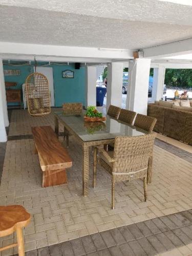 CASA BAHIAMAR Stunning Home - 28 DAY MINIMUM, Pool AND DOCK in Key Largo, USA