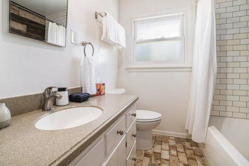 Boutique Charm 3BR w/ Huge Deck in Bonita, USA