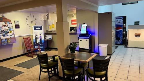 ล็อบบี้, Adventure Inn - Glenwood Springs in เกลนวูดสปริงส์ (CO)