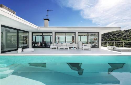 Fabulous Villa In Barcelona Ibiza-style 12 Guests