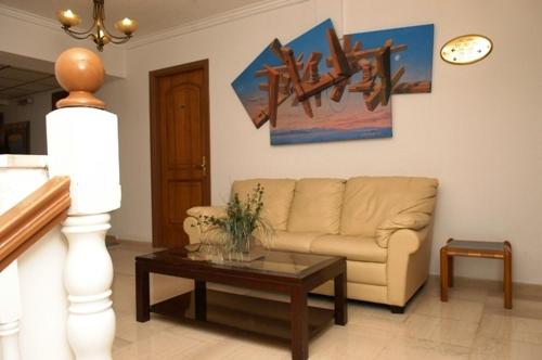 المرافق, Aegeon Hotel in Karlovasi