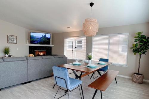Iekārtas, Multi Family! 2 min walk to Beach! EV Charger! in Okeano (CA)