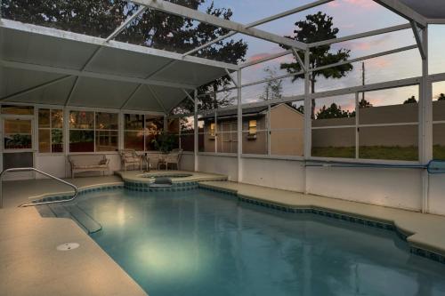 4BR w Private Heated Pool + Hot Tub + Grill