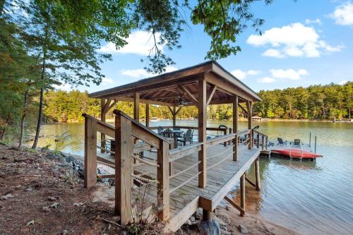 Hilltop Lodge Opulent Lakefront Living in Lake James