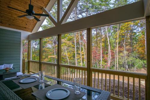 Mountain Days Pet Friendly, Fire Pit, Boat Slip in Nebo, USA
