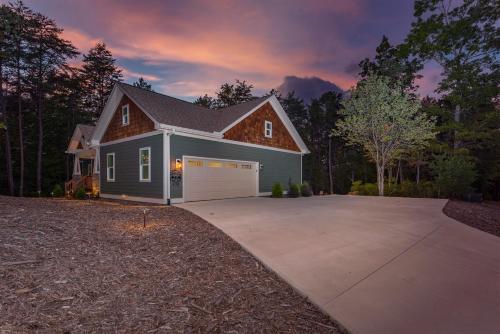 Mountain Days Pet Friendly, Fire Pit, Boat Slip in Nebo, USA