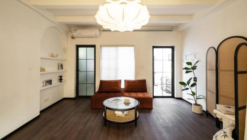 Molly House-Nanjing West Road Townhouse near subway,Two room types,Near People's Square,Jing'an Temple, Shanghai (foto 9)