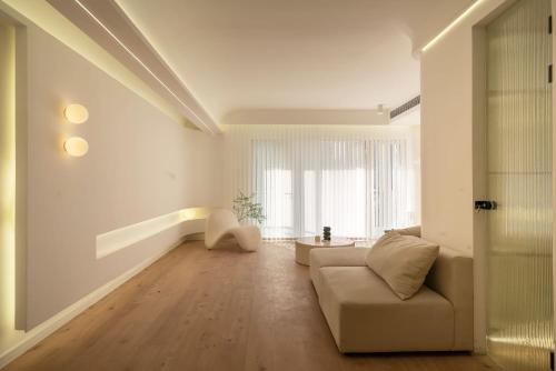 Molly Homestay - Nanjing East Road the Bund 3-Bedroom with Elevator Apartment, Shanghái (foto 2)
