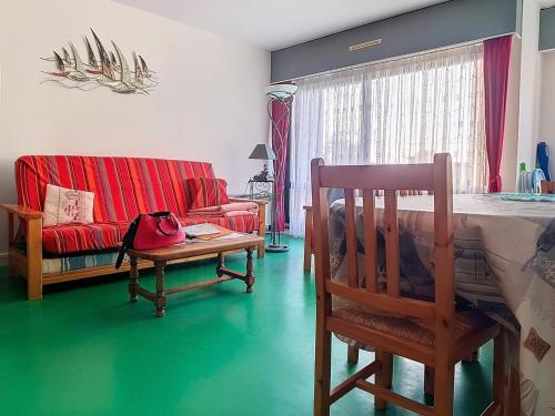 Duplex 8 pers proche mer avec balcon, parking et équipements complets - FR-1-746-17 (Duplex 8 pers proche mer avec balcon, parking et equipements complets - FR-1-746-17) in Creully