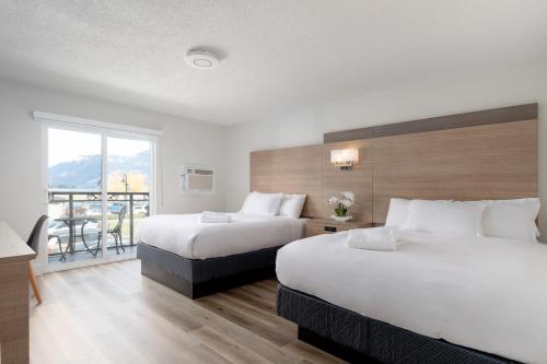 Harrison Grand Motel in Harrison Hot Springs, Canada