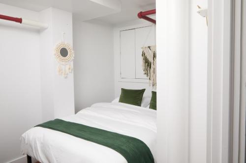 Comfy Guest House in Hells Kitchen in New York, USA