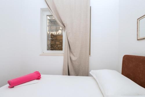 One-Bedroom Apartment image 10