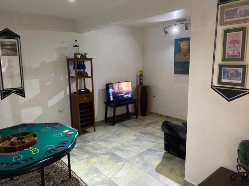 Spacious Rooftop House w/ King Bed Room Type - Three-Bedroom House