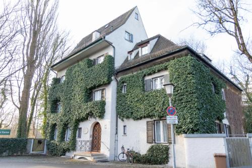 Gästehaus Englischer Garten Room Type - Economy Double or Twin Room with Shared Bathroom