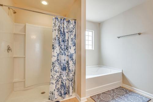 Spacious Atlanta Home with Yard and Charcoal Grill! Spacious Atlanta Home with Yard and Charcoal Grill!