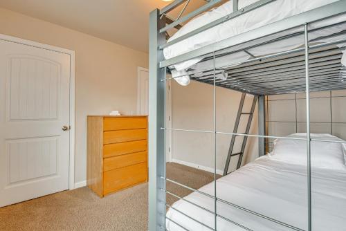 Spacious Atlanta Home with Yard and Charcoal Grill! Spacious Atlanta Home with Yard and Charcoal Grill!