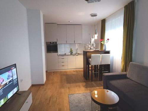 Apartment D ,with garage