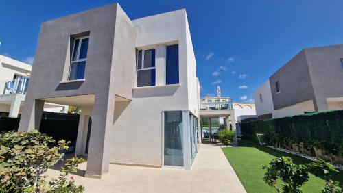 Villa Paraiso-Luxury Villa with Heated Pool 2