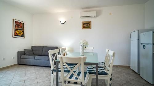Holiday home Gandalj_2 in Lokva Rogoznica