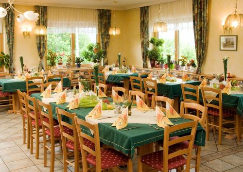 Hotel Gasthof zur Linde - image 9