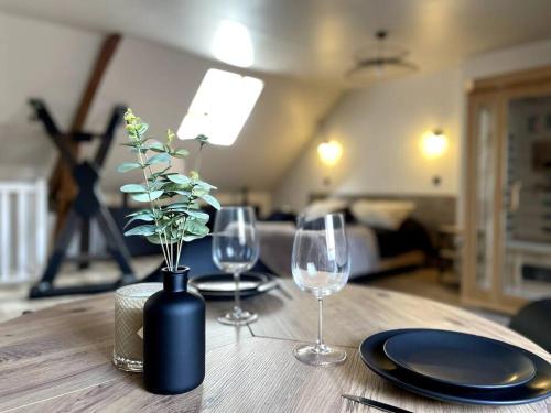 Love Room Le Chalet / Jacuzzi / Sauna in Chateau-Landon
