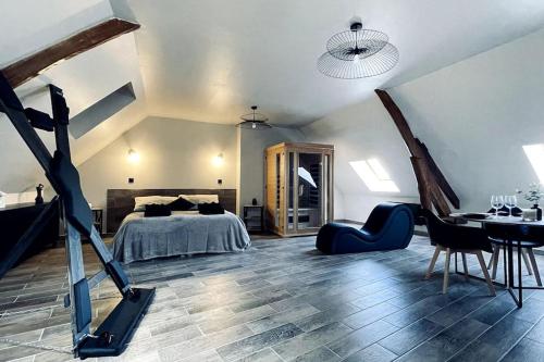 Love Room Le Chalet / Jacuzzi / Sauna in Chateau-Landon