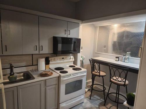 Fortune Suits and Apartment in Albany, USA