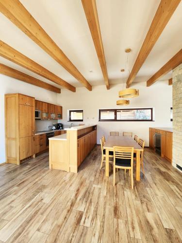 廚房, Vila Stašov (Vila Stasov) in 比斯特雷