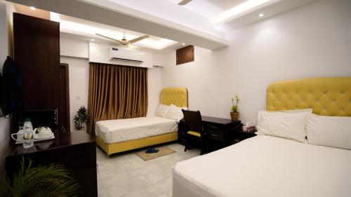 room detail thumbnail 1