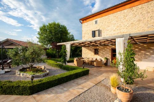 外部景觀, Villa Veselici in 科茲里奇