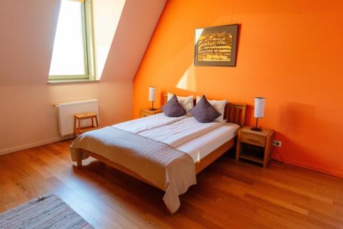 1 queen bed