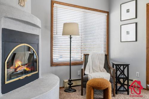 Pueblo Moon w Pool - An Irvie Home Pueblo Moon w Pool - An Irvie Home