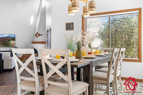 Pueblo Moon w Pool - An Irvie Home Pueblo Moon w Pool - An Irvie Home