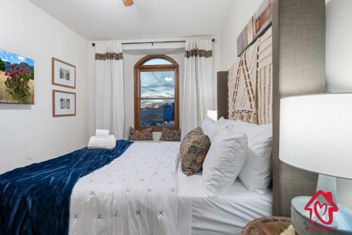 Pueblo Moon w Pool - An Irvie Home Pueblo Moon w Pool - An Irvie Home