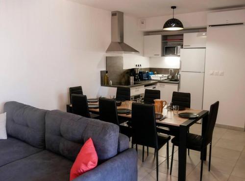SUPERBE VILLA NEUVE, 5MN A PIEDS DES PLAGES A VIAS near Le Surfing