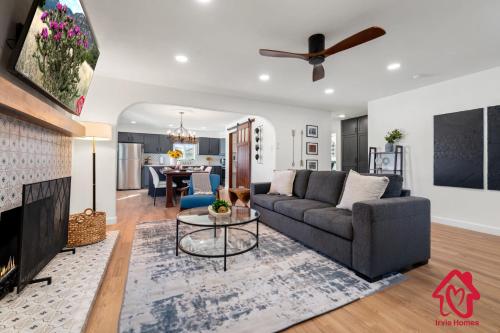 Valleyvibe: Modern Comfort In North Valley - An Irvie Home - Rio Rancho, NM