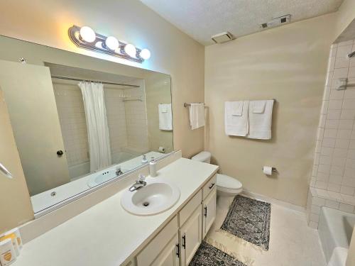 Northeast Columbus - Peaceful Nest - Suite B in Columbus, USA