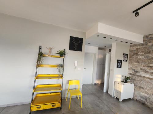 Luxurious penthouse for couples in Kiryat Mozkin