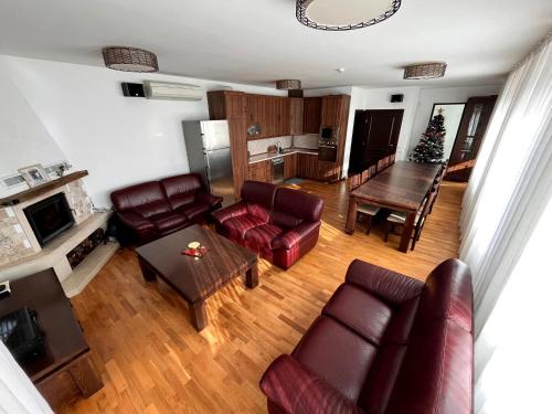 Koplietošanas atpūtas telpa ar TV, Entheos in Svezhen