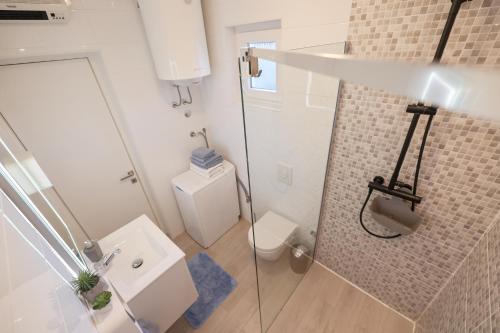 Apartment - Ground Floor image 9