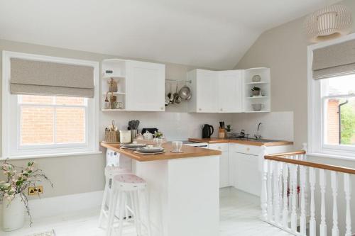 Stylish and homely 1 bed Edwardian Coach House in Lexden