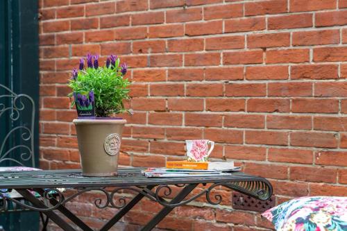 Stylish and homely 1 bed Edwardian Coach House in Lexden