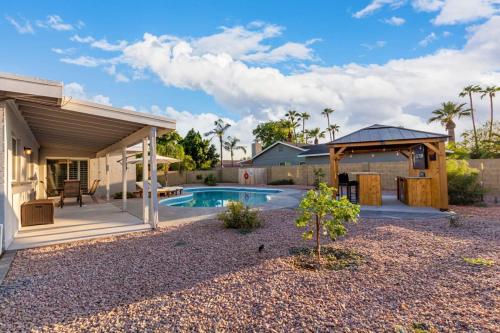 Cactus Glen Free Htd Pool GameRoom Cabana Bar in นอร์ทฟีนิกซ์