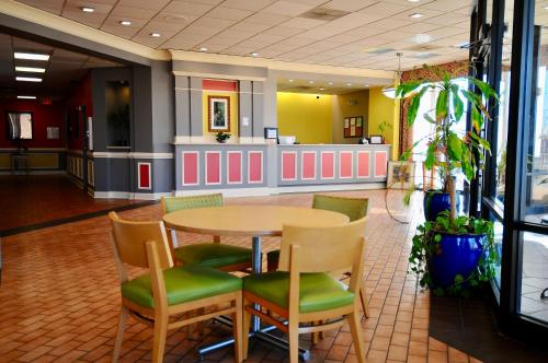 Madison Inn & Suites in Madison, USA