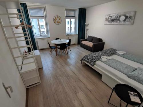Central Apartment metro 1 min., Viena