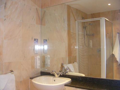 Mermaid Suite Hotel - image 4