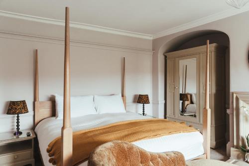 Falcon Inn - image 2